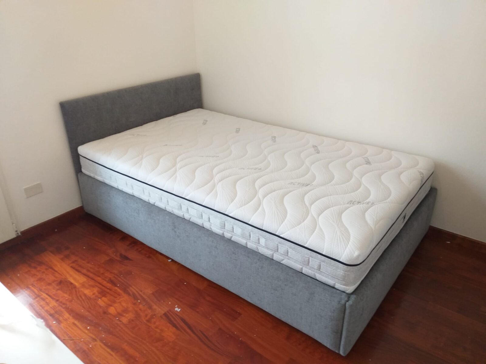 Montaggio letto imbottito a Faenza